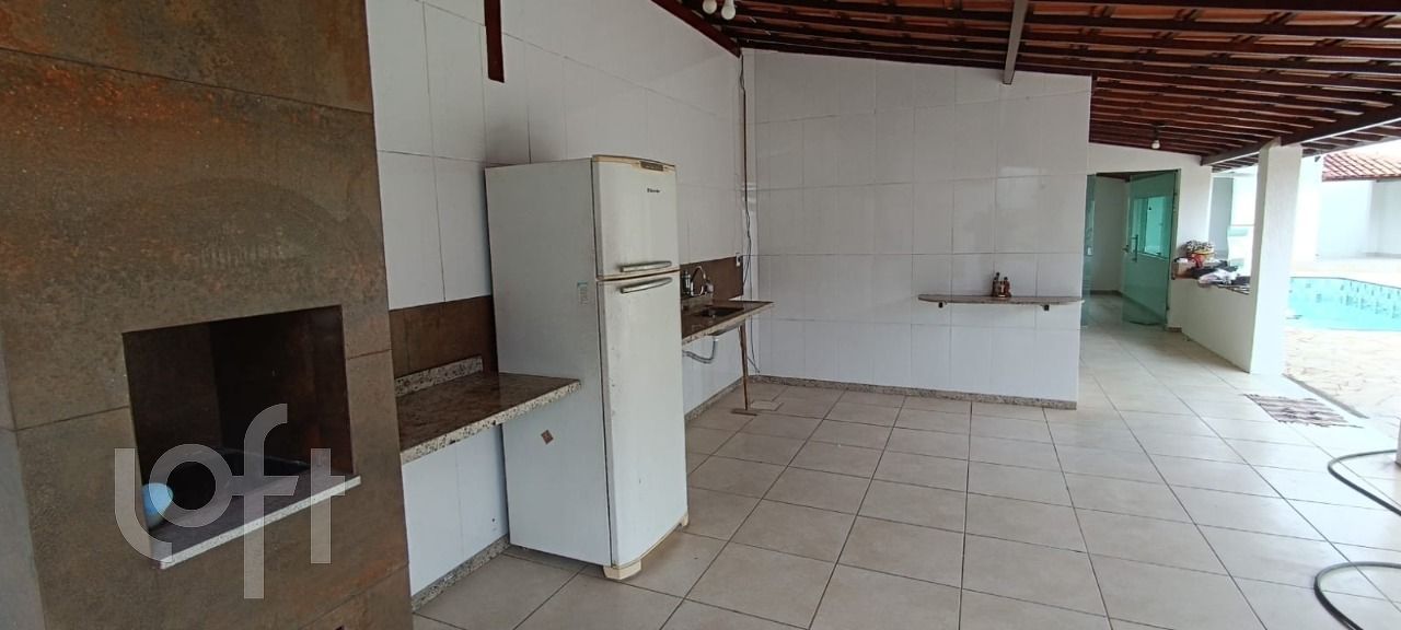 Casa à venda com 3 quartos, 210m² - Foto 5