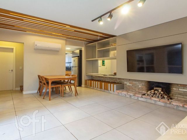 Casa em Condomínio com 200m², 3 dormitórios, 2 vagas, Chácara das Pedras em Porto Alegre