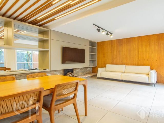 Casa em Condomínio com 200m², 3 dormitórios, 2 vagas, Chácara das Pedras em Porto Alegre