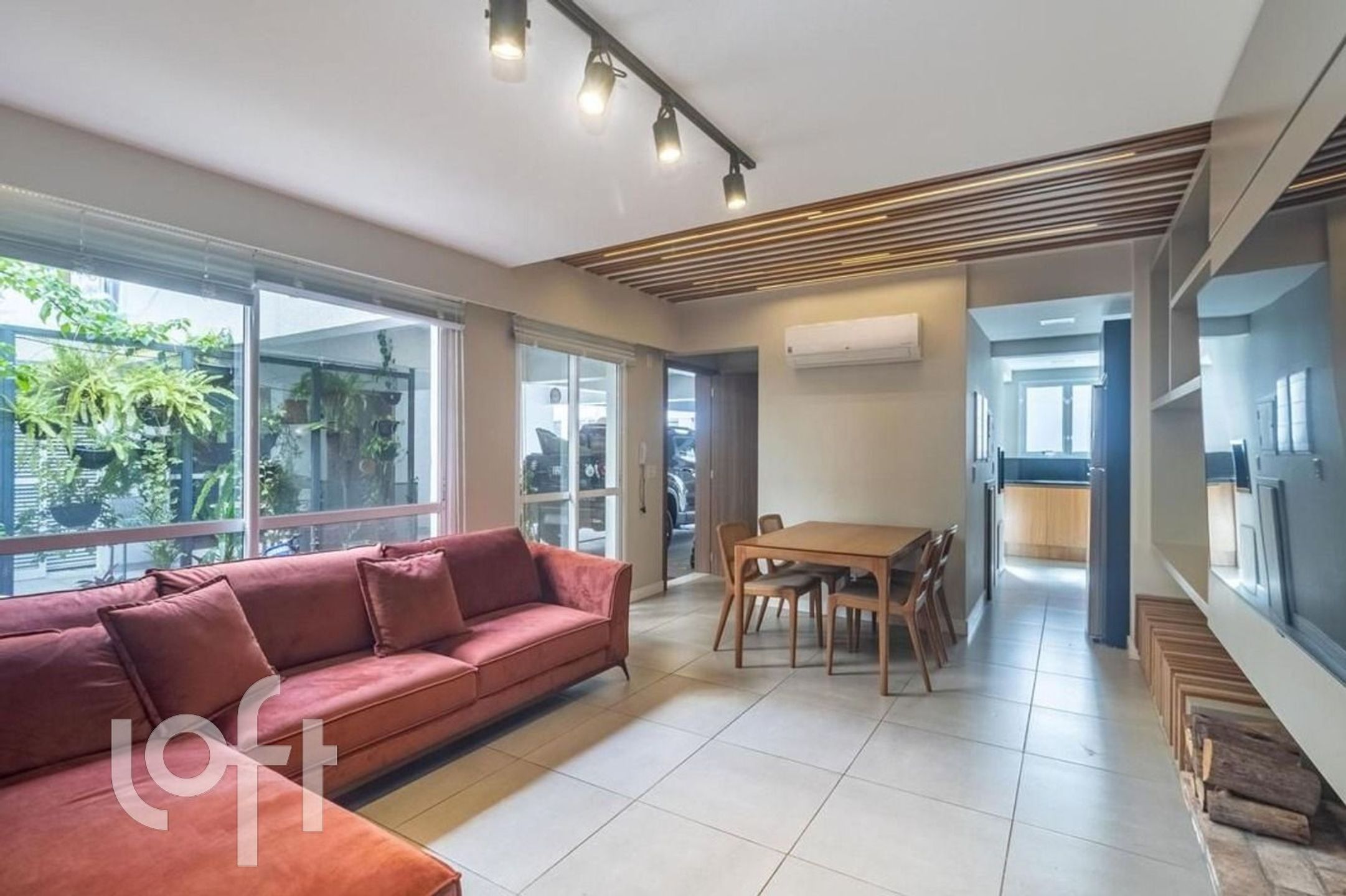 Casa em Condomínio com 200m², 3 dormitórios, 2 vagas, Chácara das Pedras em Porto Alegre