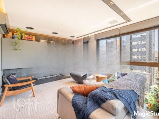 Apartamento com 117m², 3 dormitórios, 3 suítes, 2 vagas, Petrópolis em Porto Alegre