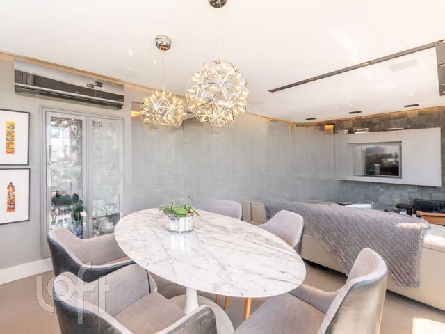 Apartamento com 117m², 3 dormitórios, 3 suítes, 2 vagas, Petrópolis em Porto Alegre