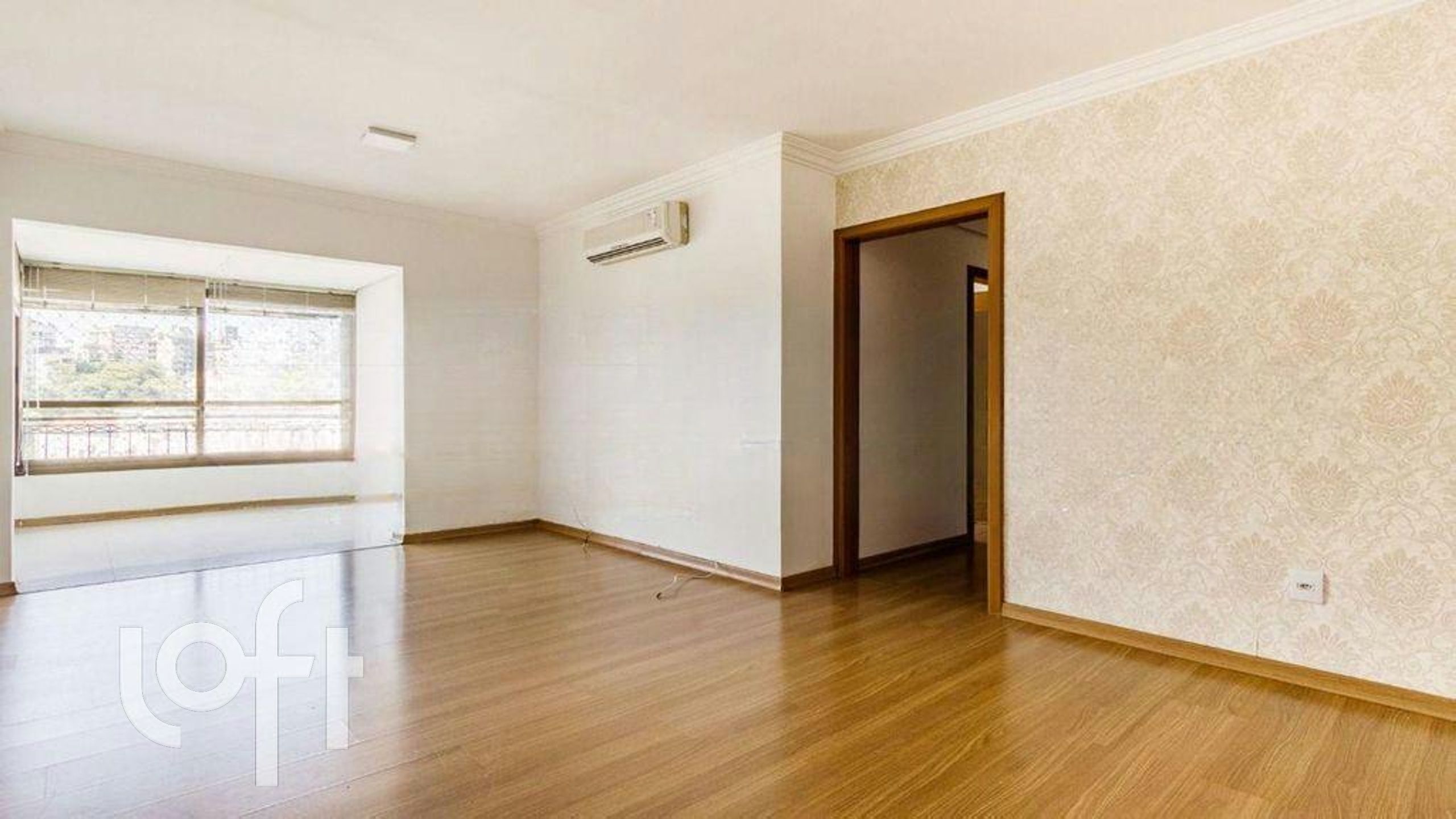 Apartamento com 84m², 3 dormitórios, 1 suíte, 2 vagas, Floresta em Porto Alegre