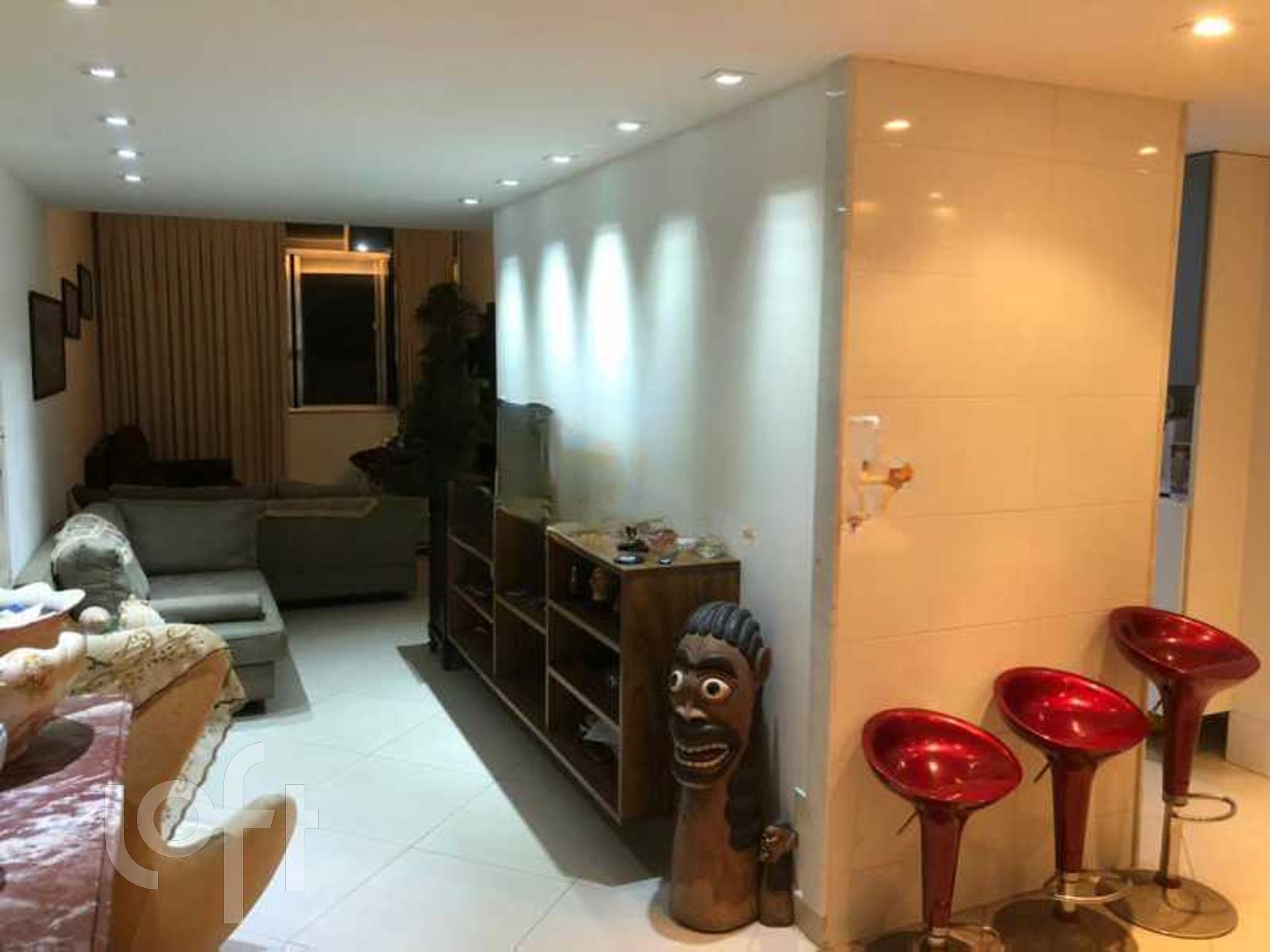 Apartamento à venda com 2 quartos, 105m² - Foto 2