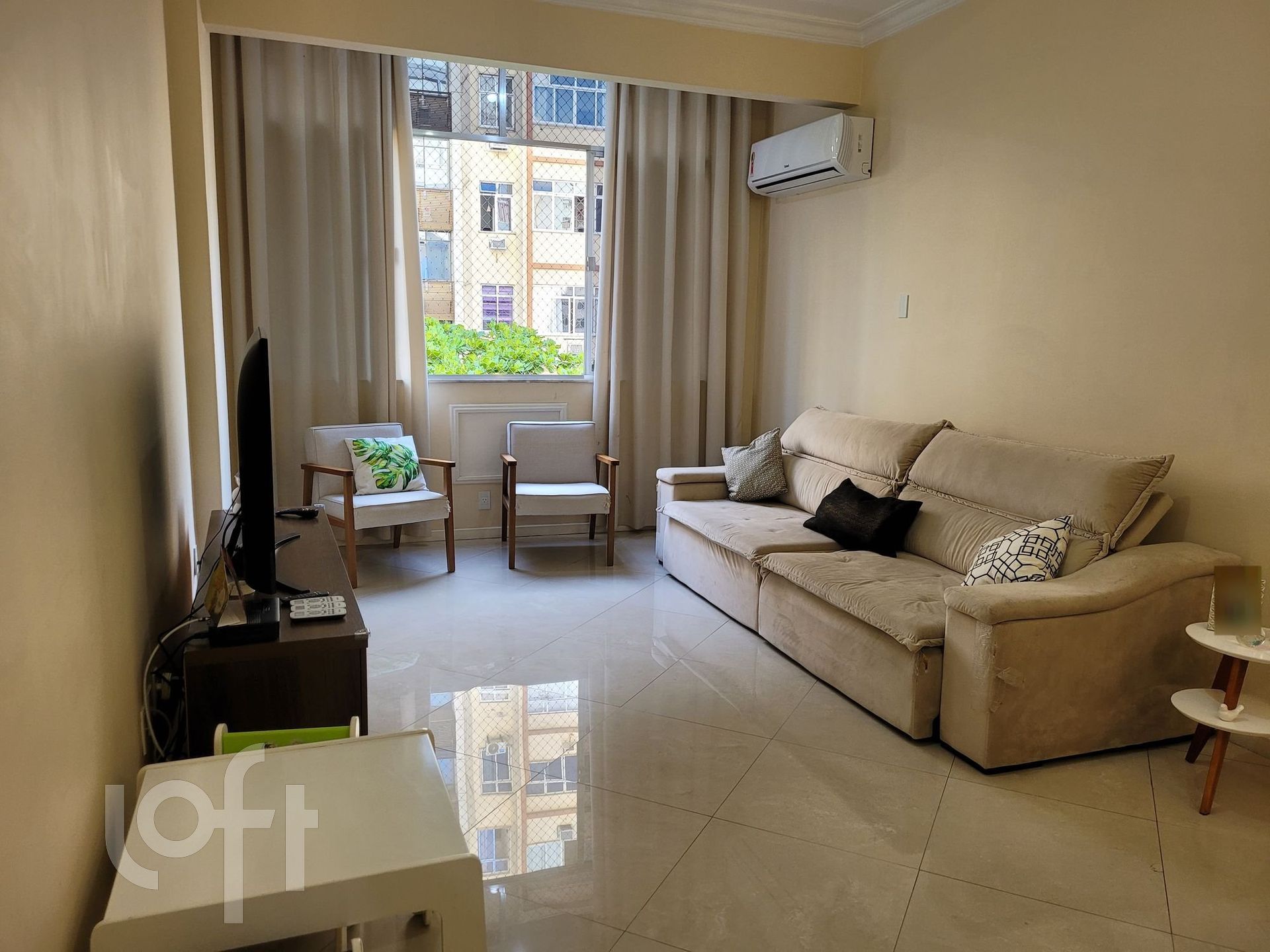 Apartamento à venda com 3 quartos, 130m² - Foto 1