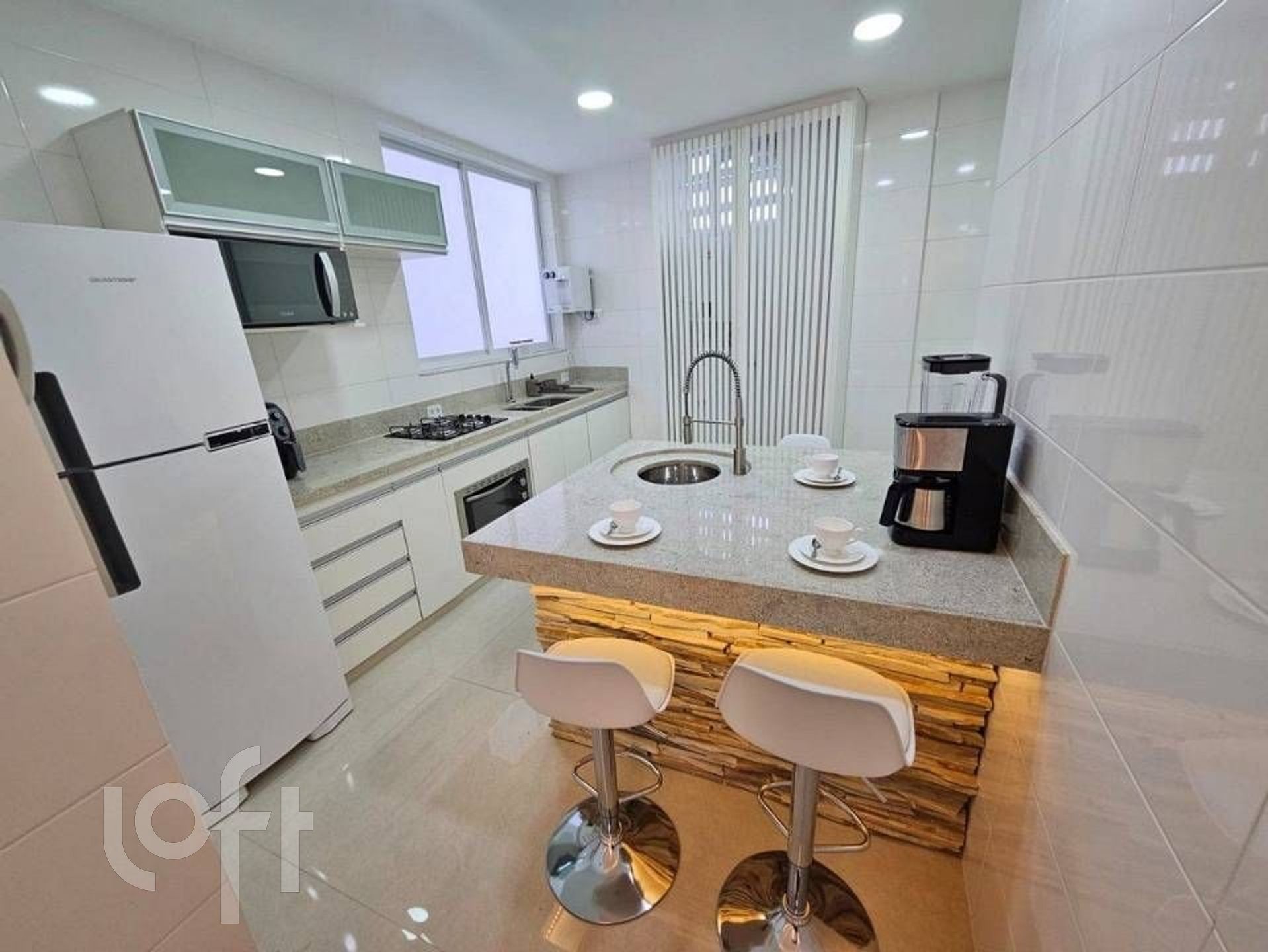 Apartamento à venda com 3 quartos, 140m² - Foto 23