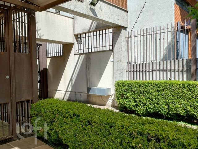 Apartamento com 90m², 3 dormitórios, 1 suíte, 3 vagas, Petrópolis em Porto Alegre