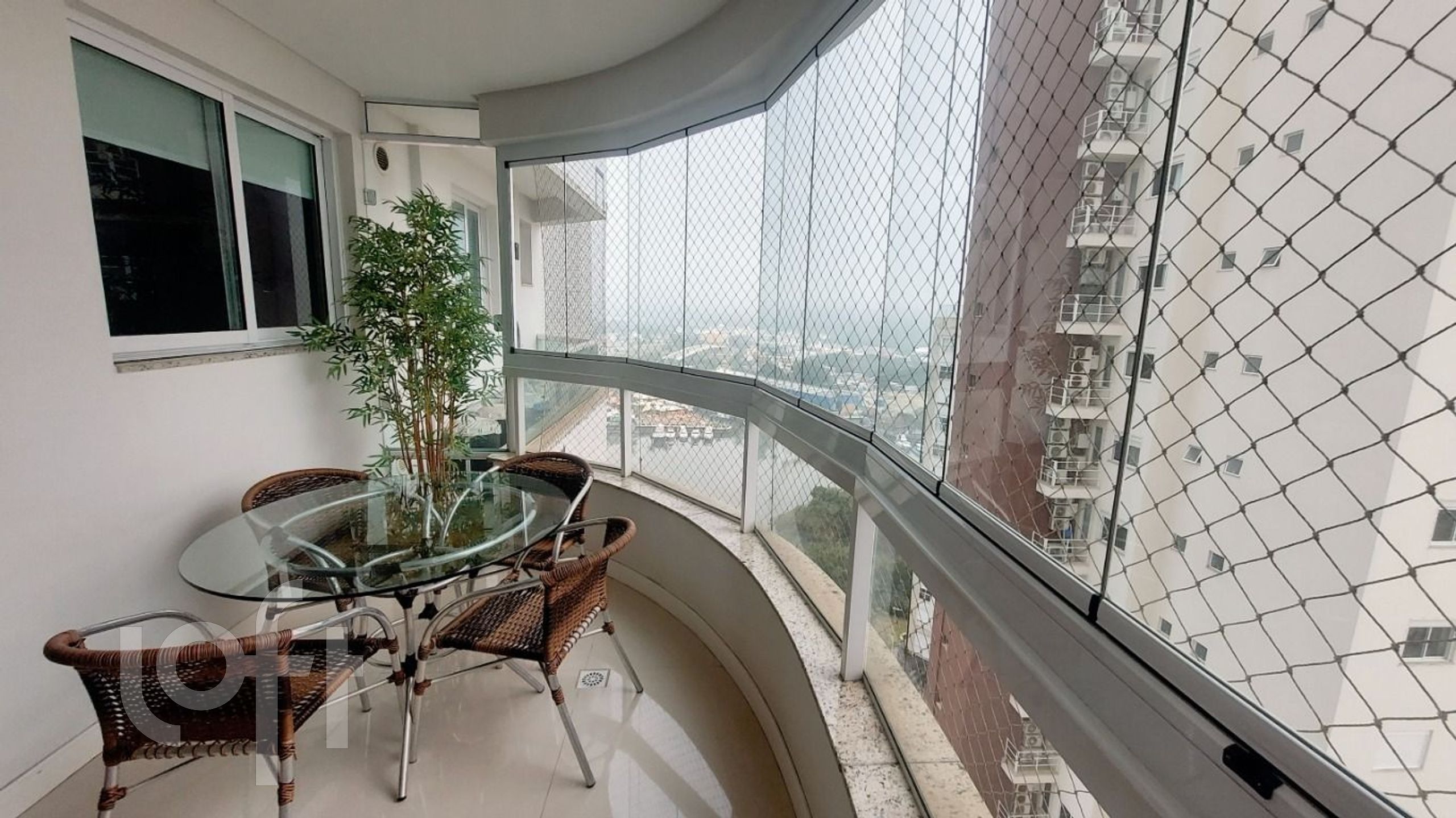 Apartamento à venda em Barra Sul com 147 m², 4 quartos, 3 suítes, 4 vagas