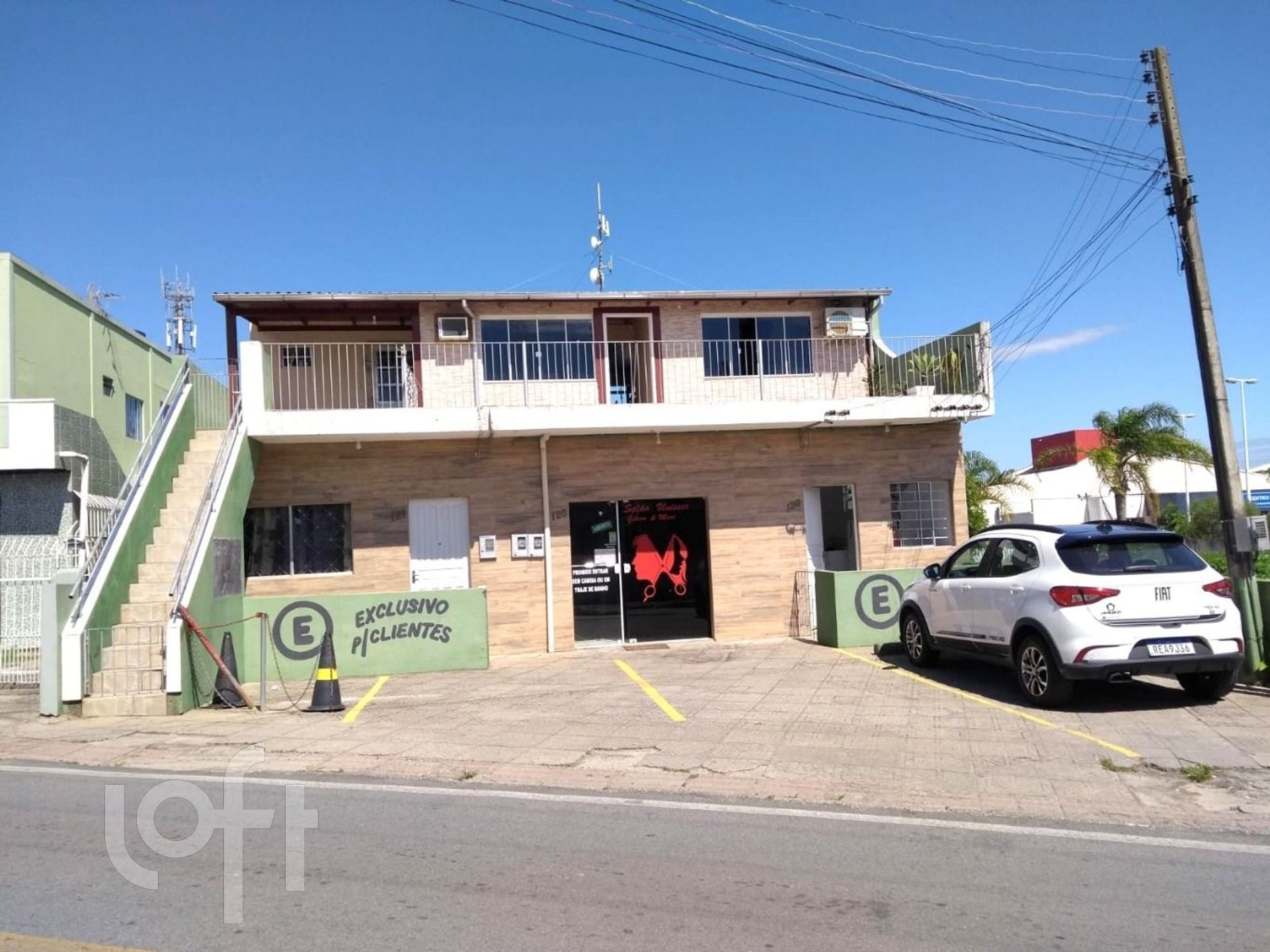 Casa Residencial com 253m², 6 quartos, 1 suíte, no bairro Tapera da Base em Florianópolis