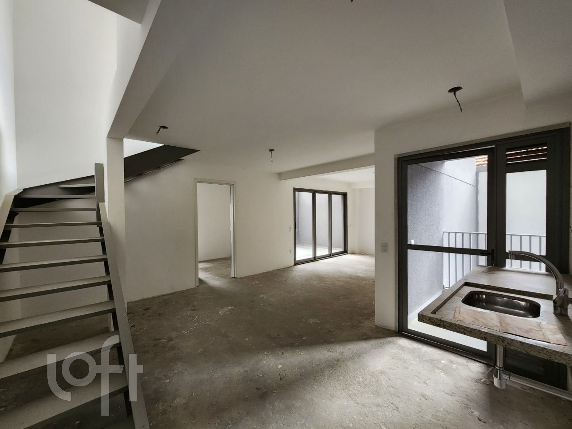 Apartamento à venda com 3 quartos, 133m² - Foto 1