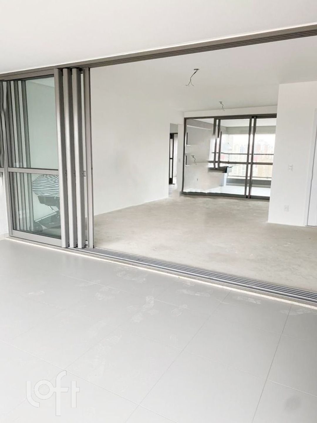 Apartamento à venda com 3 quartos, 166m² - Foto 4