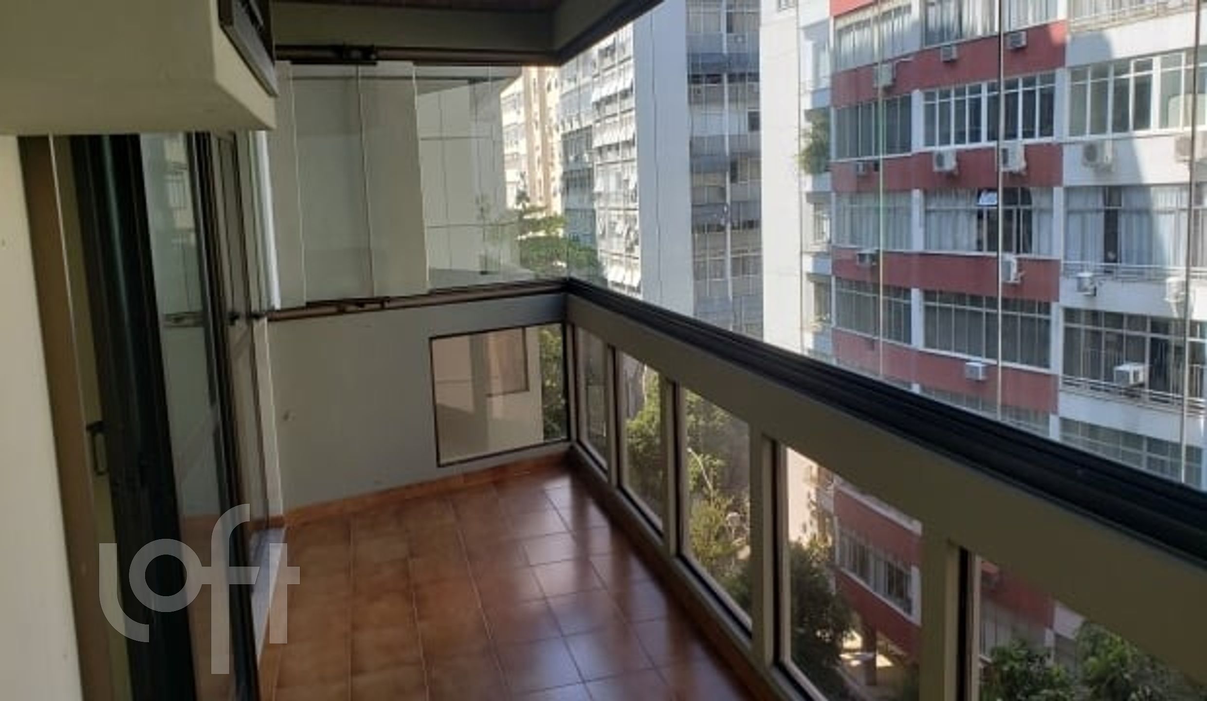 Apartamento à venda com 3 quartos, 104m² - Foto 1