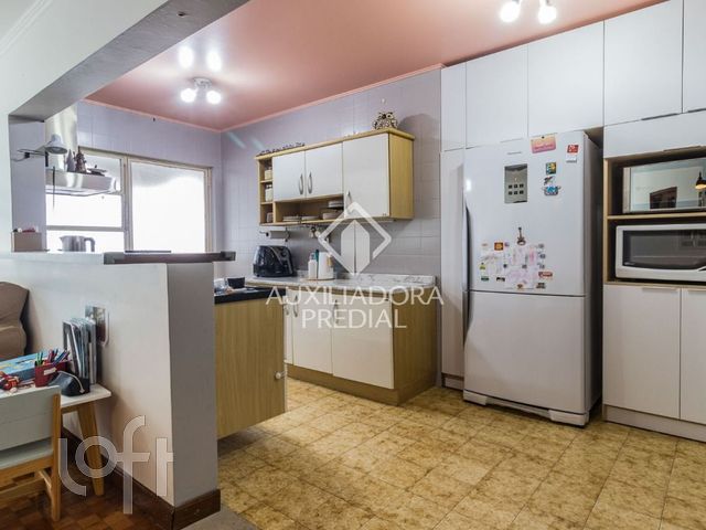 Apartamento com 84m², 2 dormitórios, 1 suíte, 1 vaga, Rio Branco em Porto Alegre