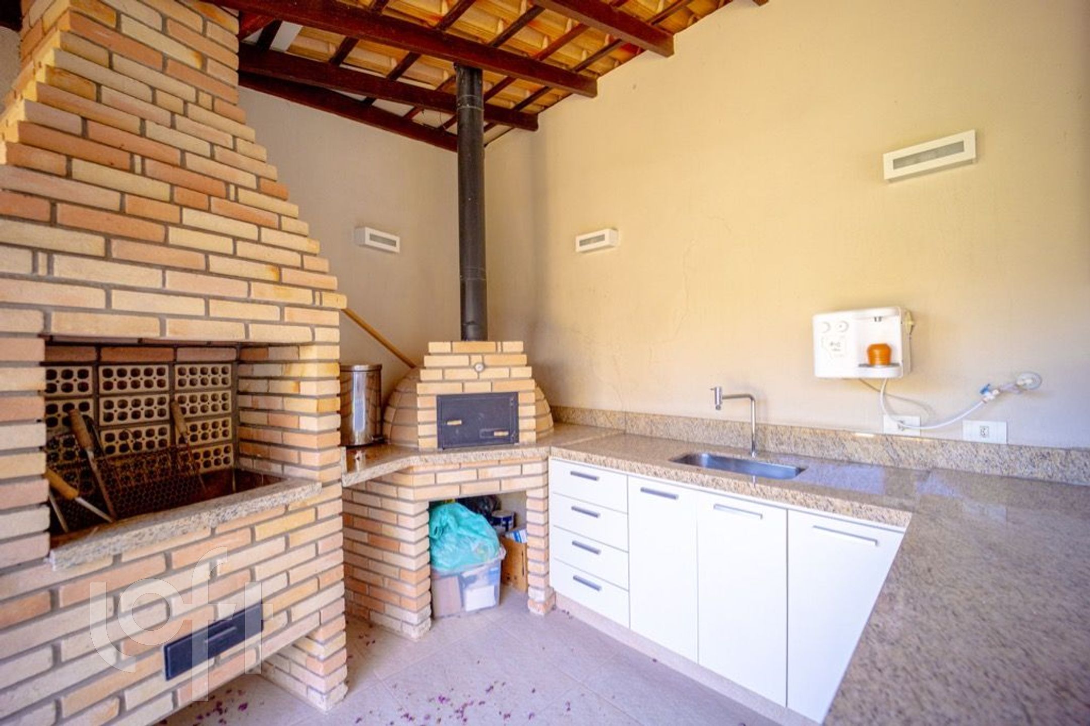 Casa à venda com 3 quartos, 300m² - Foto 43