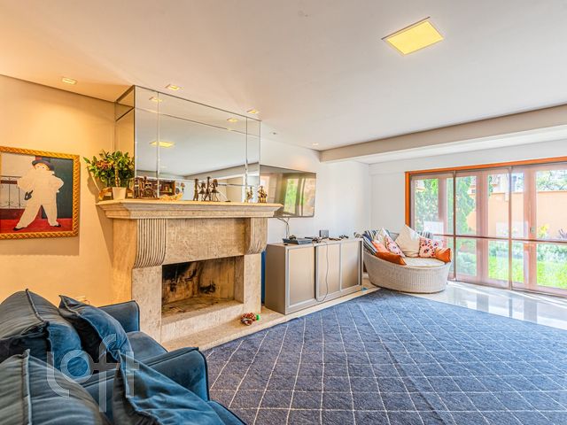 Casa em Condomínio com 436m², 4 dormitórios, 4 suítes, 2 vagas, Três Figueiras em Porto Alegre