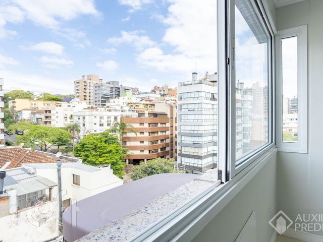 Apartamento com 38m², 1 dormitório, 1 suíte, 2 vagas, Rio Branco em Porto Alegre