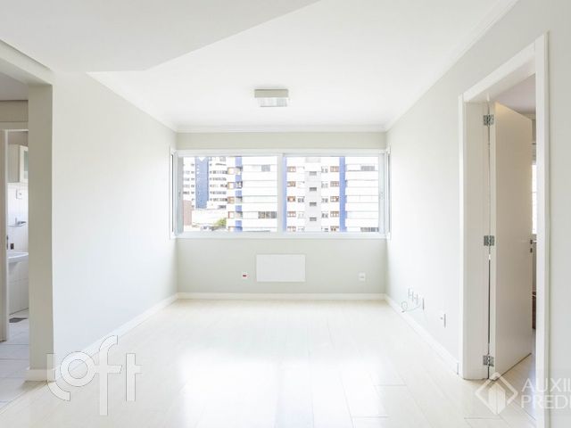 Apartamento com 38m², 1 dormitório, 1 suíte, 2 vagas, Rio Branco em Porto Alegre