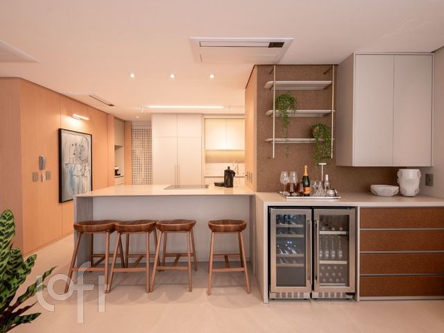 Apartamento com 170m², 2 dormitórios, 2 suítes, Petrópolis em Porto Alegre