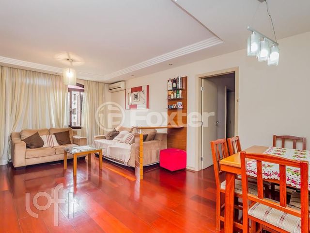Apartamento com 99m², 3 dormitórios, 1 suíte, 1 vaga, Petrópolis em Porto Alegre