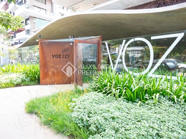 Apartamento com 160m², 3 dormitórios, 3 suítes, 2 vagas, Petrópolis em Porto Alegre