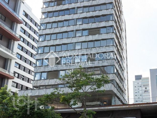 Apartamento com 160m², 3 dormitórios, 3 suítes, 2 vagas, Petrópolis em Porto Alegre