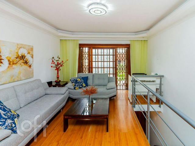 Casa com 200m², 2 dormitórios, 2 vagas, Santana em Porto Alegre