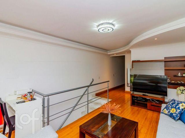 Casa com 200m², 2 dormitórios, 2 vagas, Santana em Porto Alegre