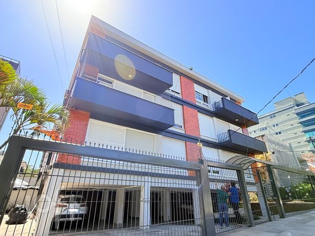 Apartamento com 115m², 3 dormitórios, 1 suíte, Petrópolis em Porto Alegre