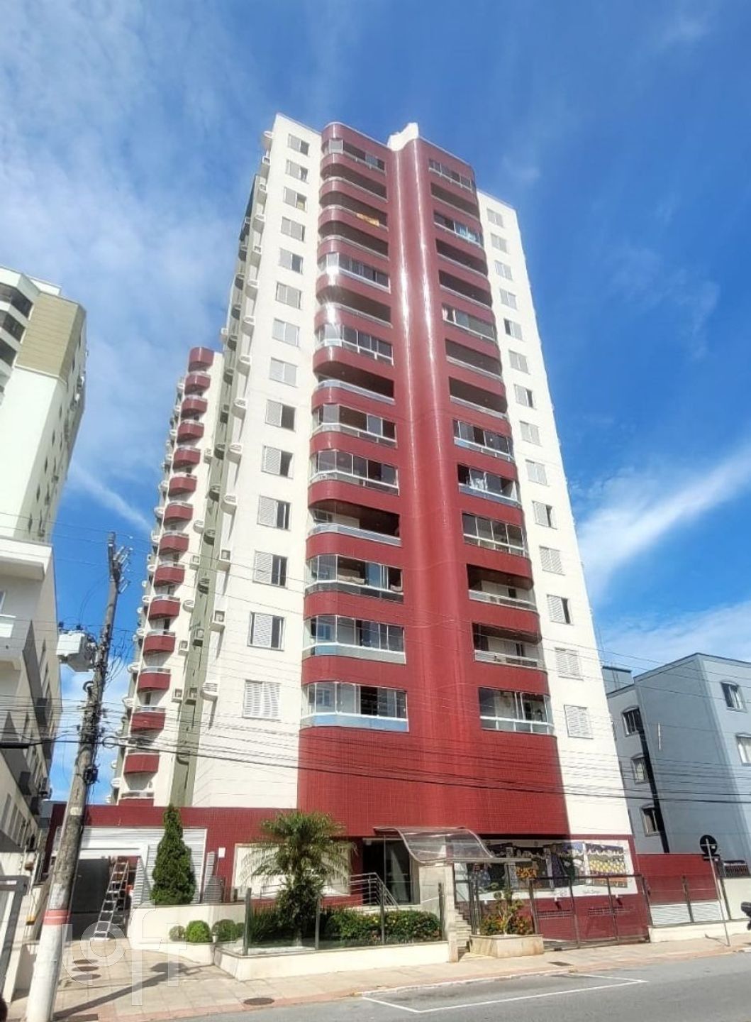 Apartamento à venda em Kobrasol com 138 m², 3 quartos, 1 suíte, 1 vaga