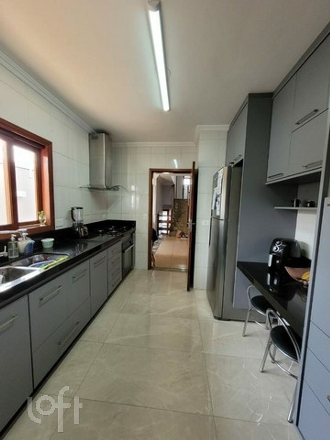 Casa à venda com 4 quartos, 160m² - Foto 2