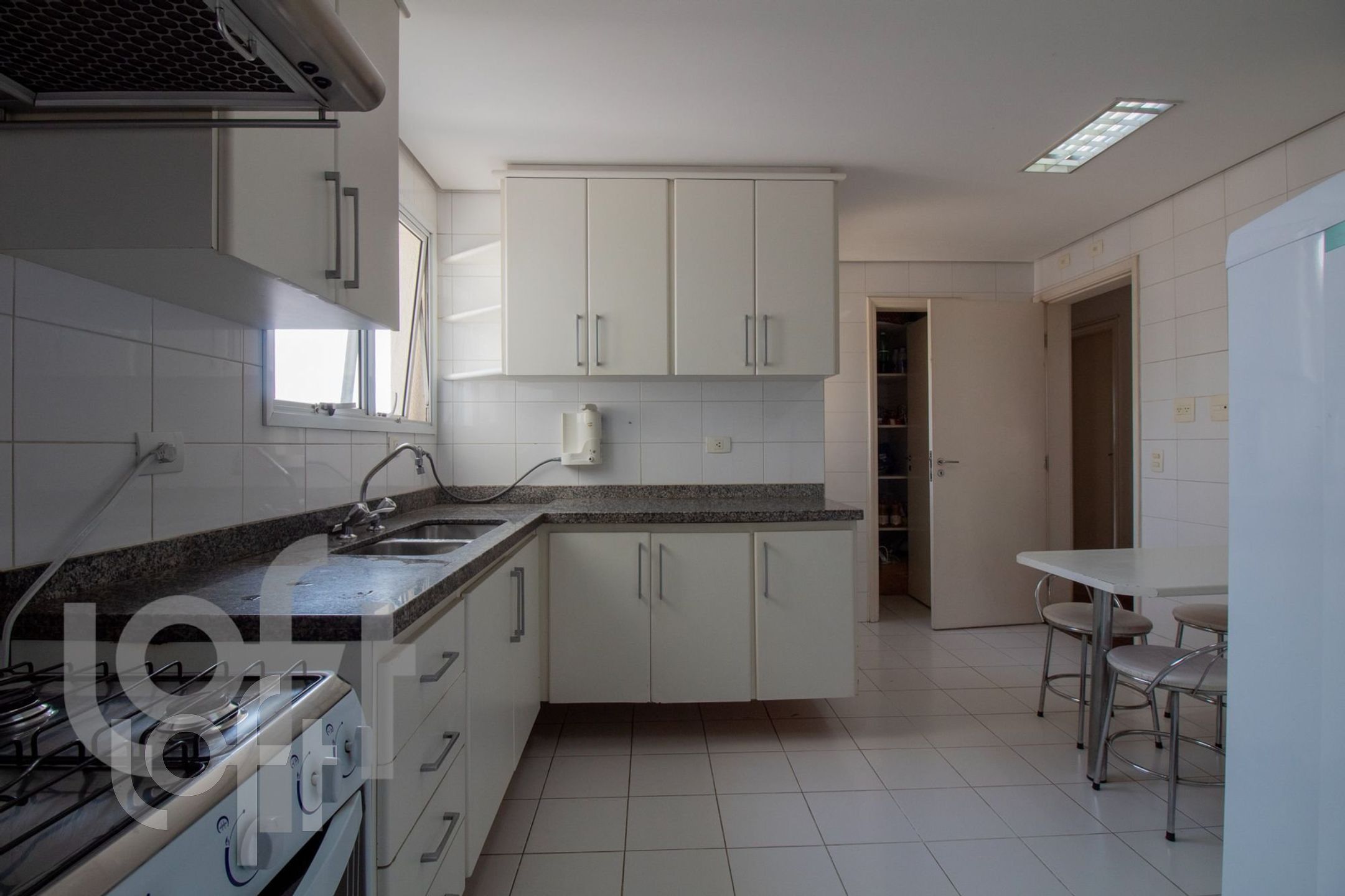 Apartamento à venda com 4 quartos, 154m² - Foto 30