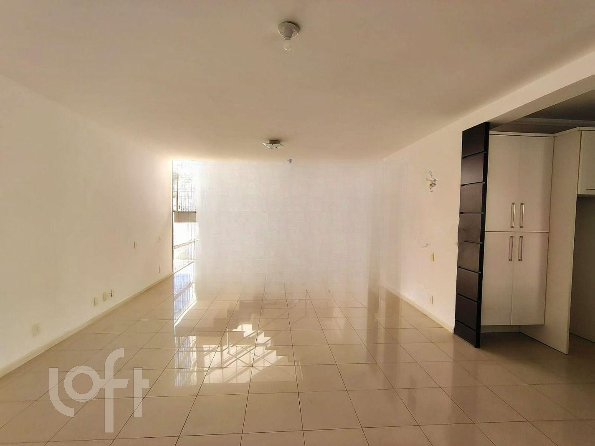 Casa à venda em Córrego Grande com 306 m², 4 quartos, 3 suítes