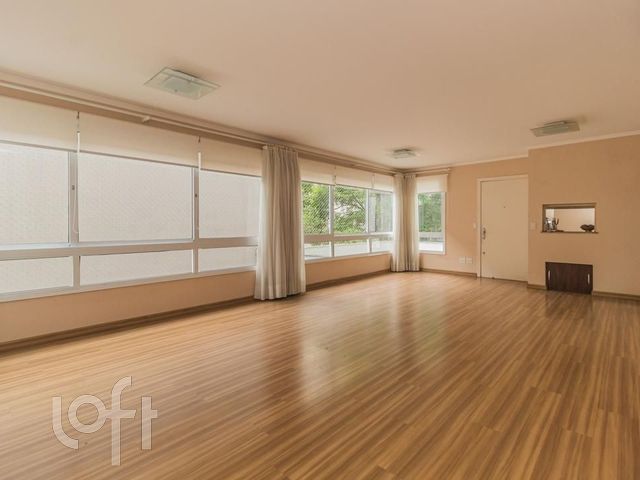 Apartamento com 123m², 3 dormitórios, 1 suíte, 2 vagas, Auxiliadora em Porto Alegre