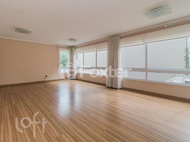 Apartamento com 123m², 3 dormitórios, 1 suíte, 2 vagas, Auxiliadora em Porto Alegre