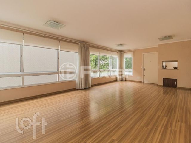 Apartamento com 123m², 3 dormitórios, 1 suíte, 2 vagas, Auxiliadora em Porto Alegre