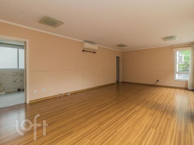 Apartamento com 123m², 3 dormitórios, 1 suíte, 2 vagas, Auxiliadora em Porto Alegre