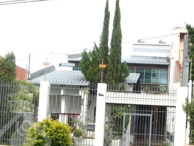 Casa com 298m², 3 dormitórios, 1 suíte, 3 vagas, Cristo Redentor em Porto Alegre