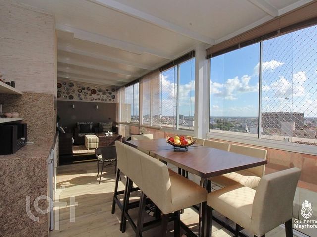 Apartamento com 109m², 1 dormitório, 1 suíte, 3 vagas, São João em Porto Alegre