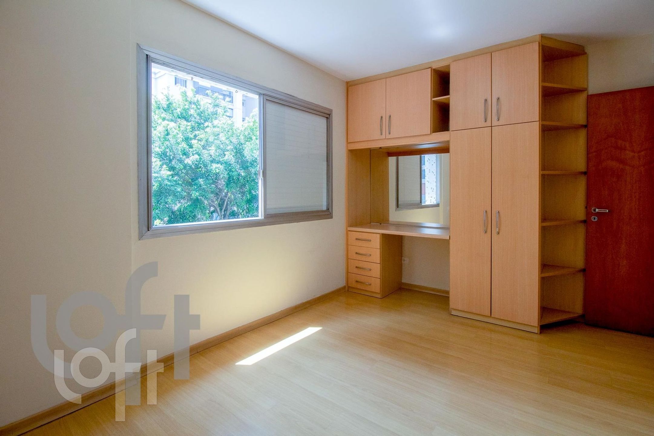 Apartamento à venda com 2 quartos, 77m² - Foto 3