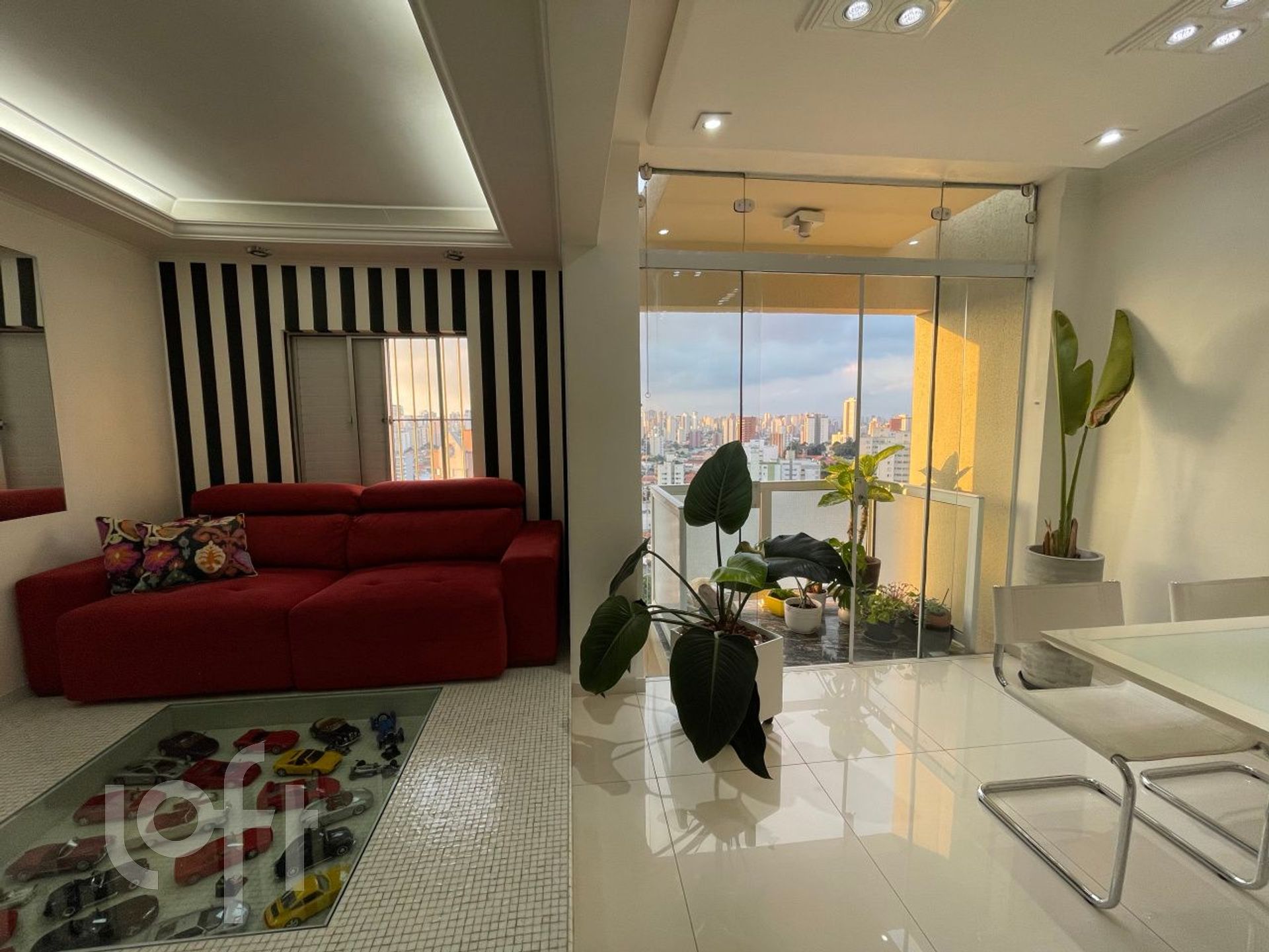 Apartamento à venda com 2 quartos, 120m² - Foto 1