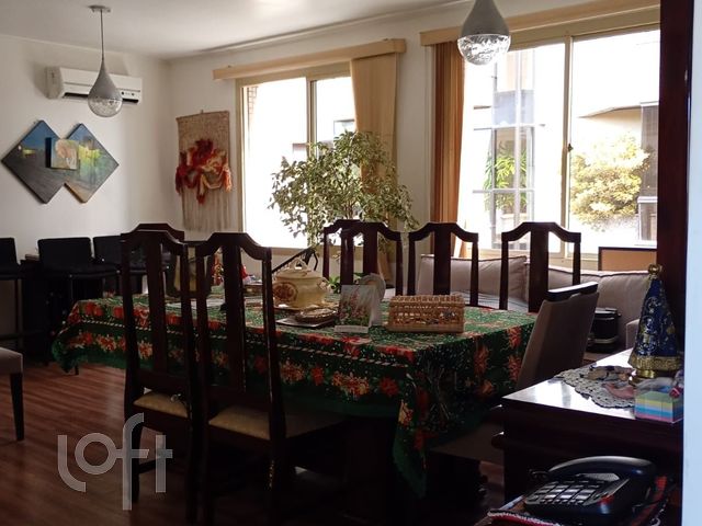 Apartamento com 162m², 4 dormitórios, 1 suíte, 2 vagas, Rio Branco em Porto Alegre