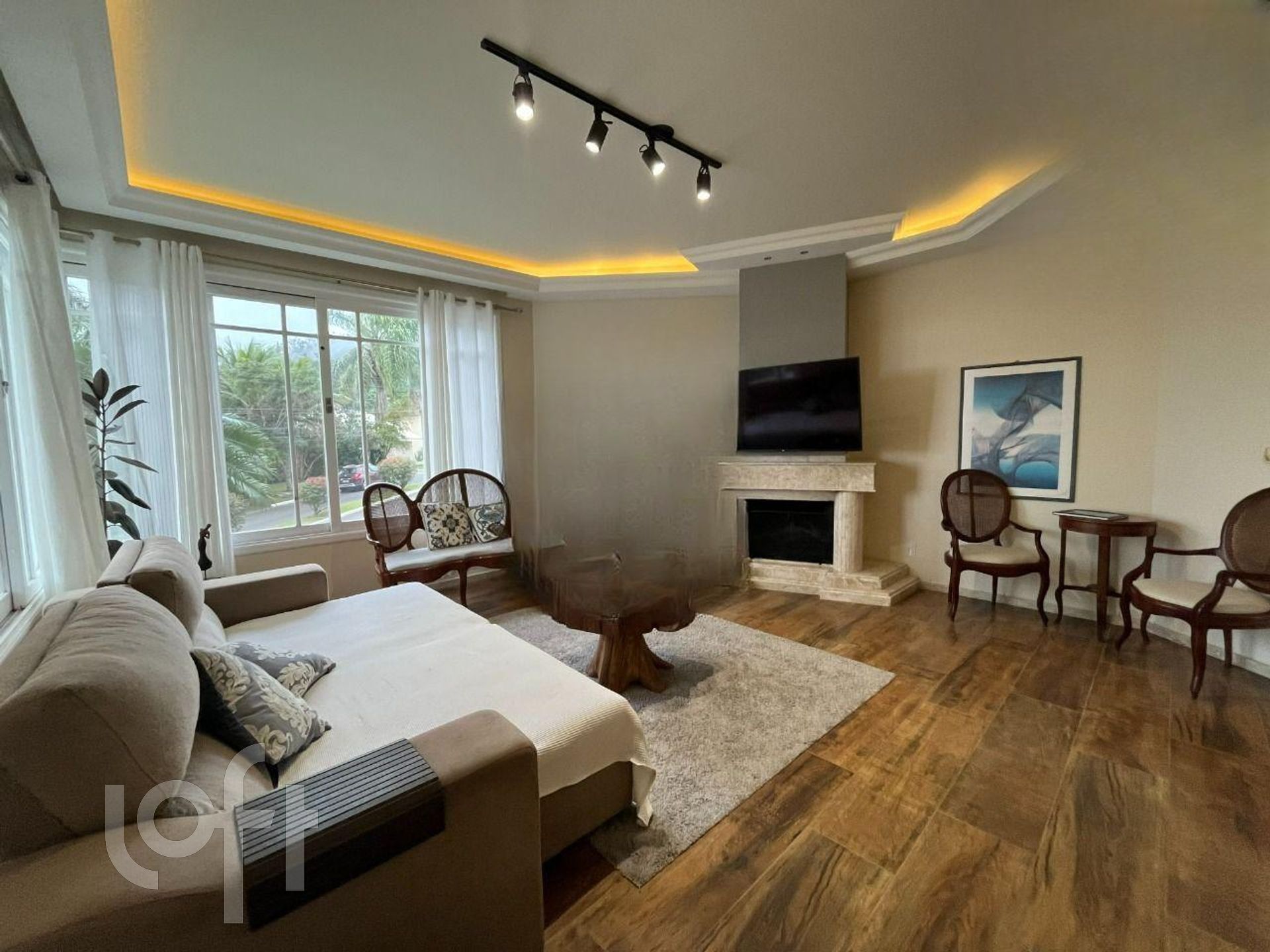 Casa à venda em Cacupé com 280 m², 4 quartos, 1 suíte, 4 vagas