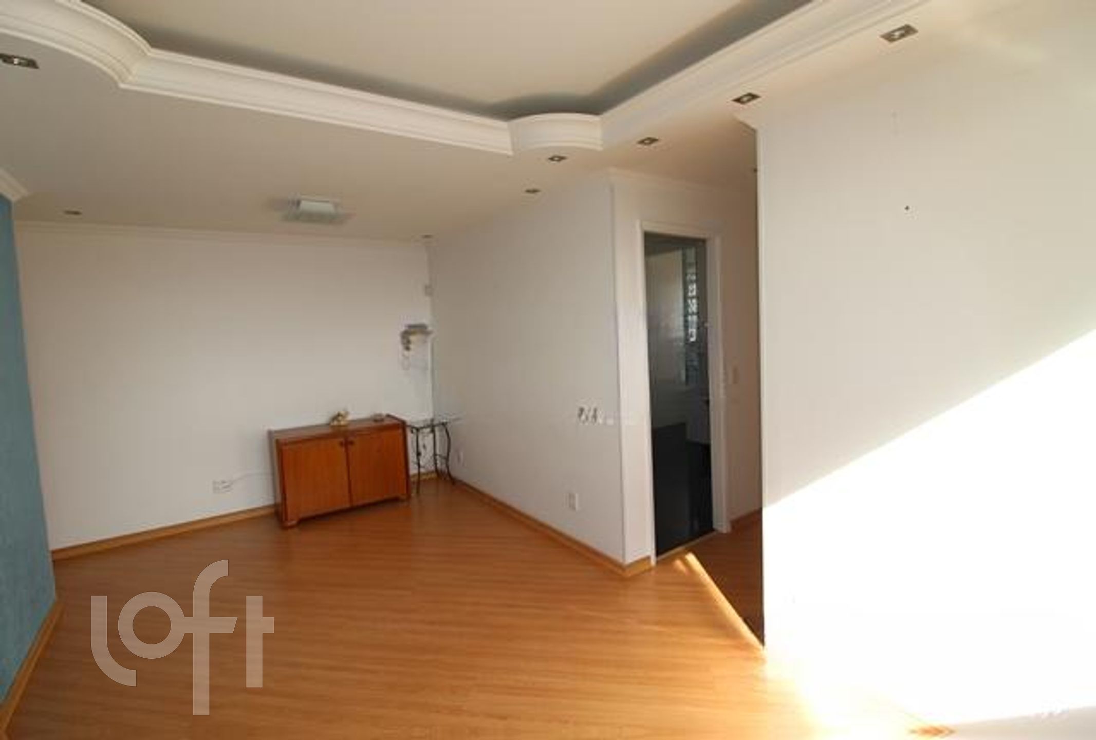 Apartamento à venda com 2 quartos, 70m² - Foto 2