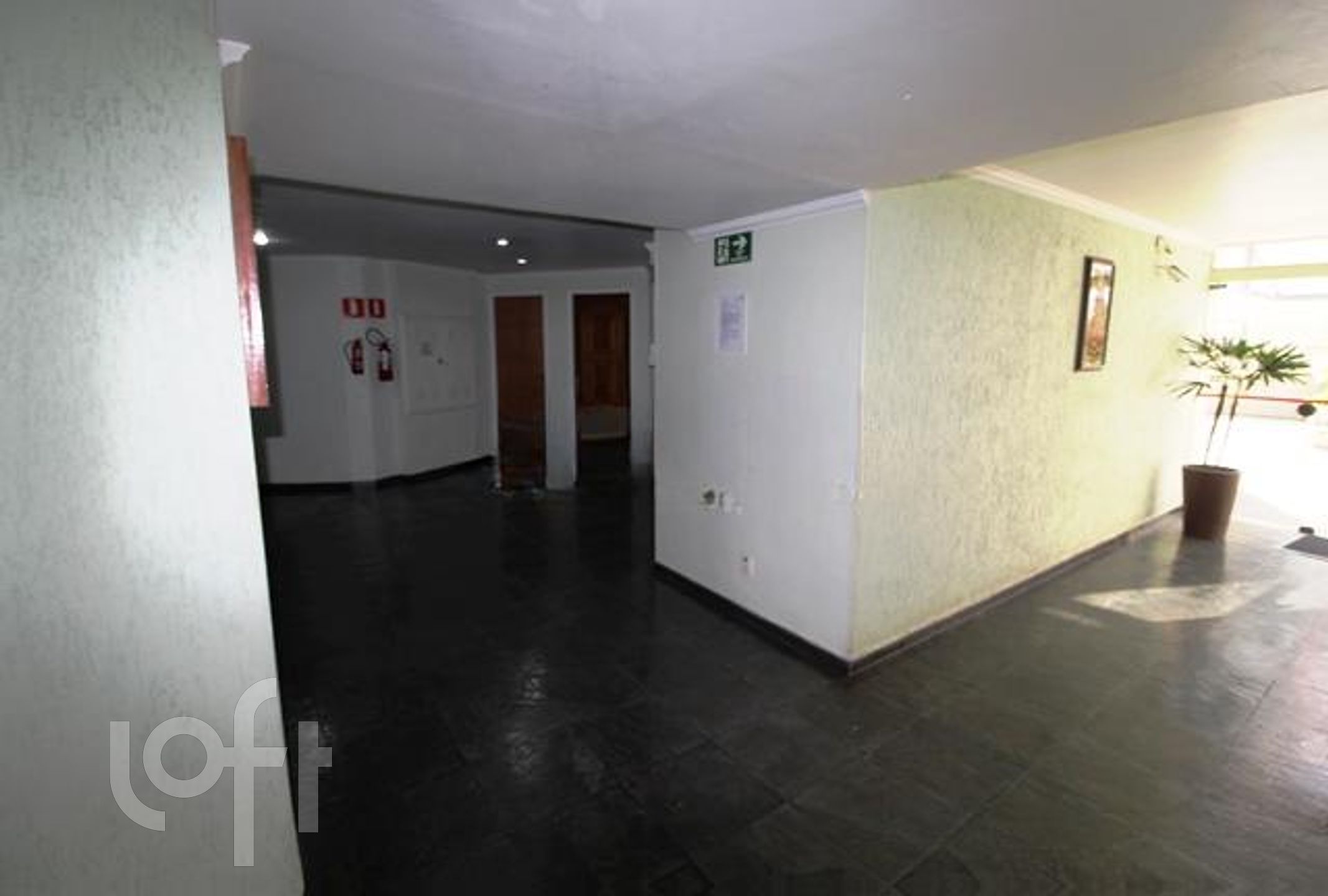 Apartamento à venda com 2 quartos, 70m² - Foto 23