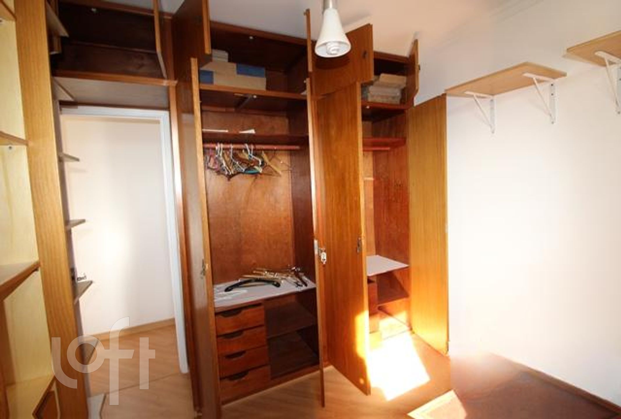 Apartamento à venda com 2 quartos, 70m² - Foto 11