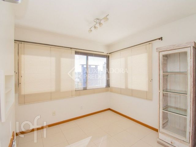 Apartamento com 86m², 2 dormitórios, 1 suíte, 2 vagas, Rio Branco em Porto Alegre