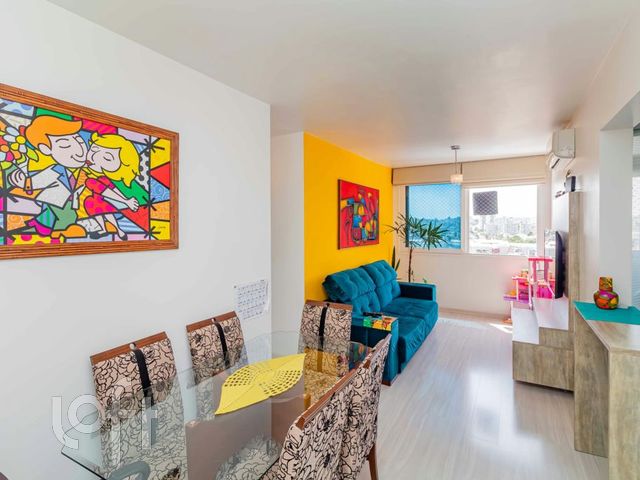 Apartamento com 59m², 2 dormitórios, 1 suíte, 1 vaga, São João em Porto Alegre