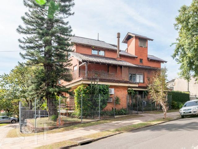 Casa com 400m², 4 dormitórios, 3 suítes, 4 vagas, Chácara das Pedras em Porto Alegre
