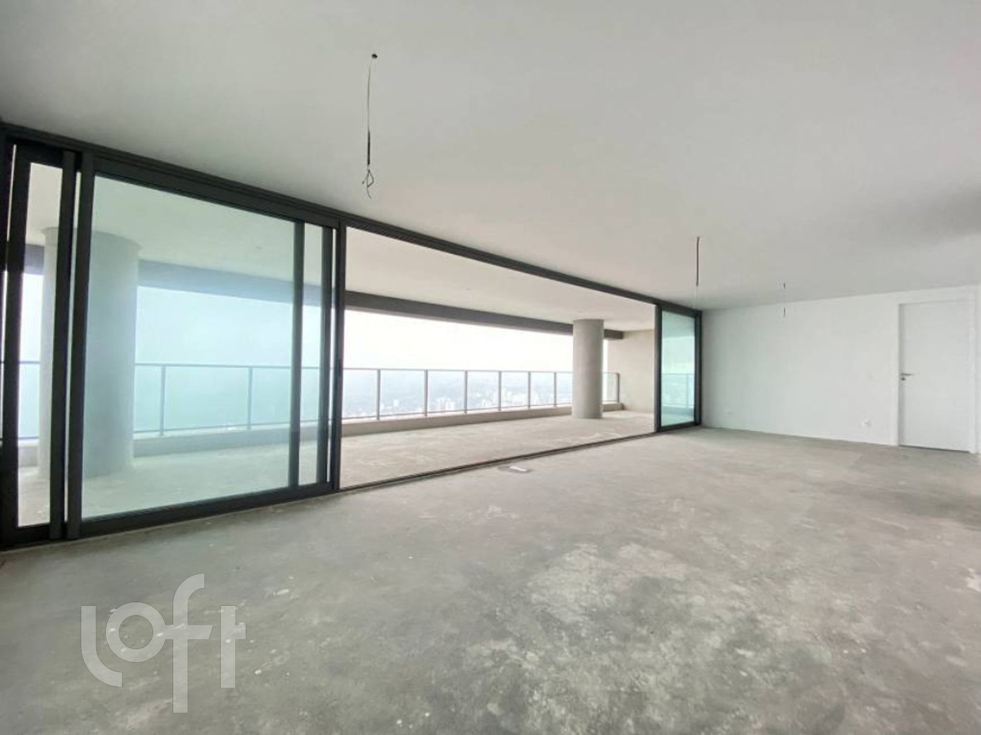 Apartamento à venda com 4 quartos, 275m² - Foto 2