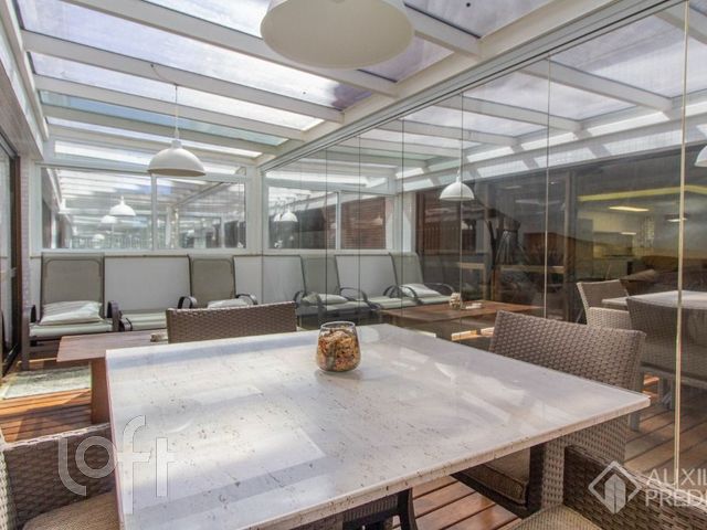 Apartamento com 150m², 2 dormitórios, 2 suítes, 2 vagas, Petrópolis em Porto Alegre